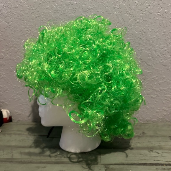 Green Curly Wig - New in bag - Picture 2 of 6